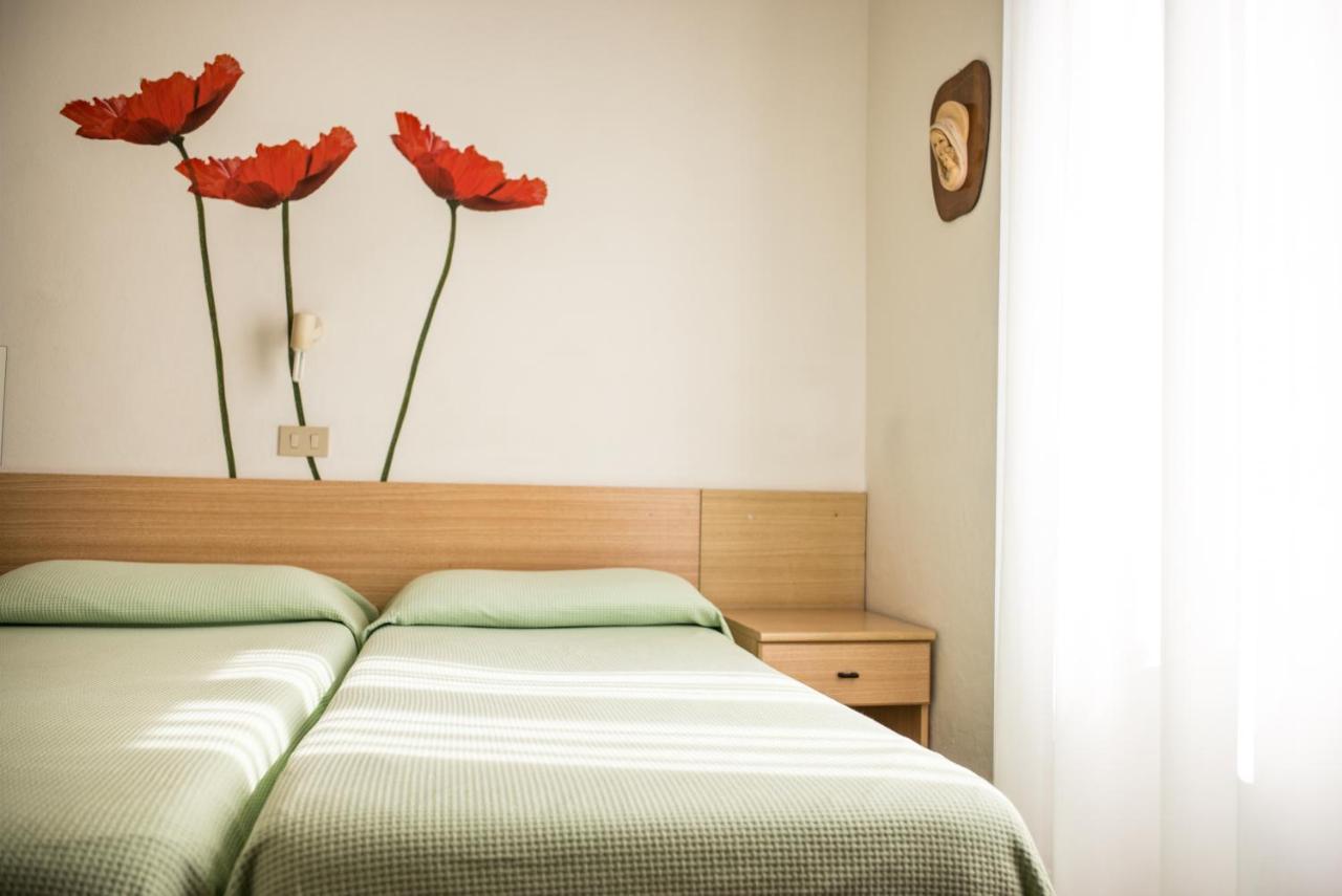 Hotel Cynthia فينالي ليغوري المظهر الخارجي الصورة